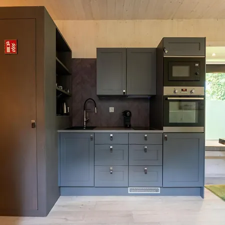 Idyllic Couple S * Antoing