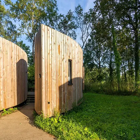 Idyllic Couple S * Antoing