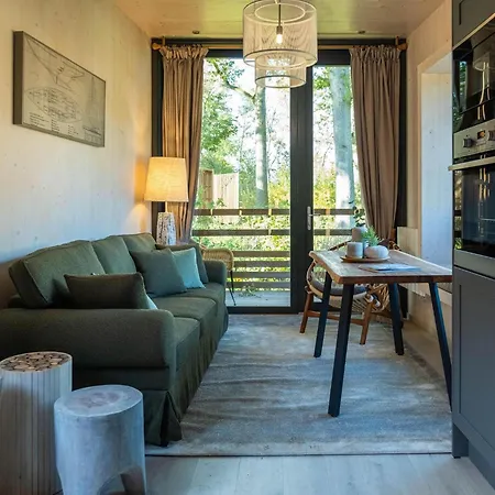 Idyllic Couple S Antoing