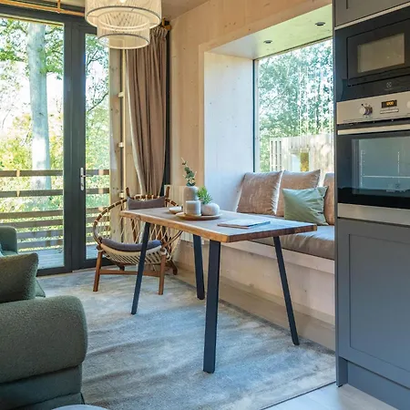 Idyllic Couple S Antoing