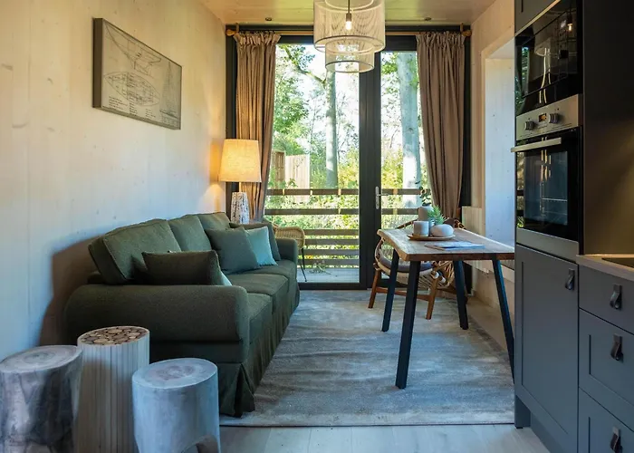 Idyllic Couple S Antoing